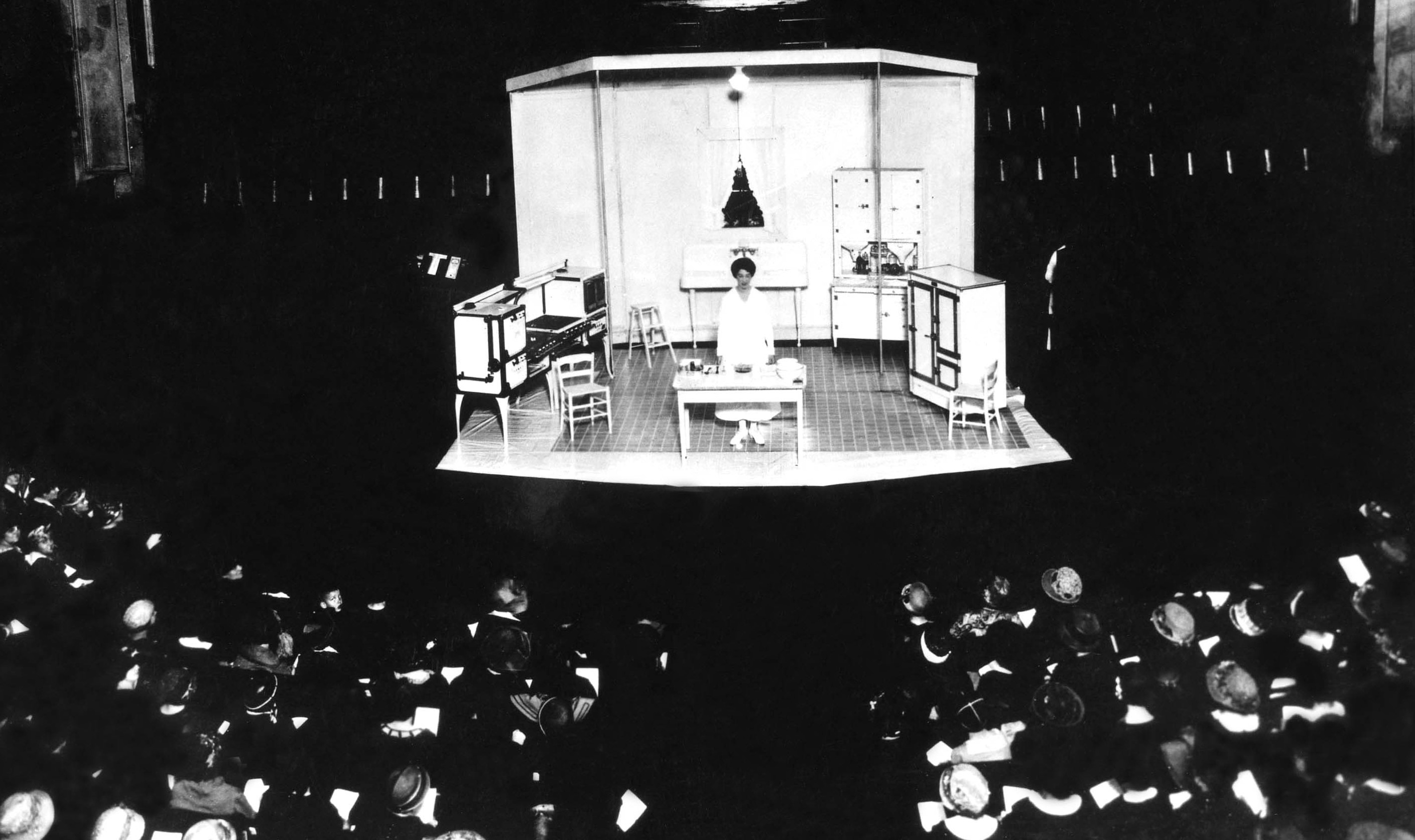 A Betty Crocker cooking school from the 1920s